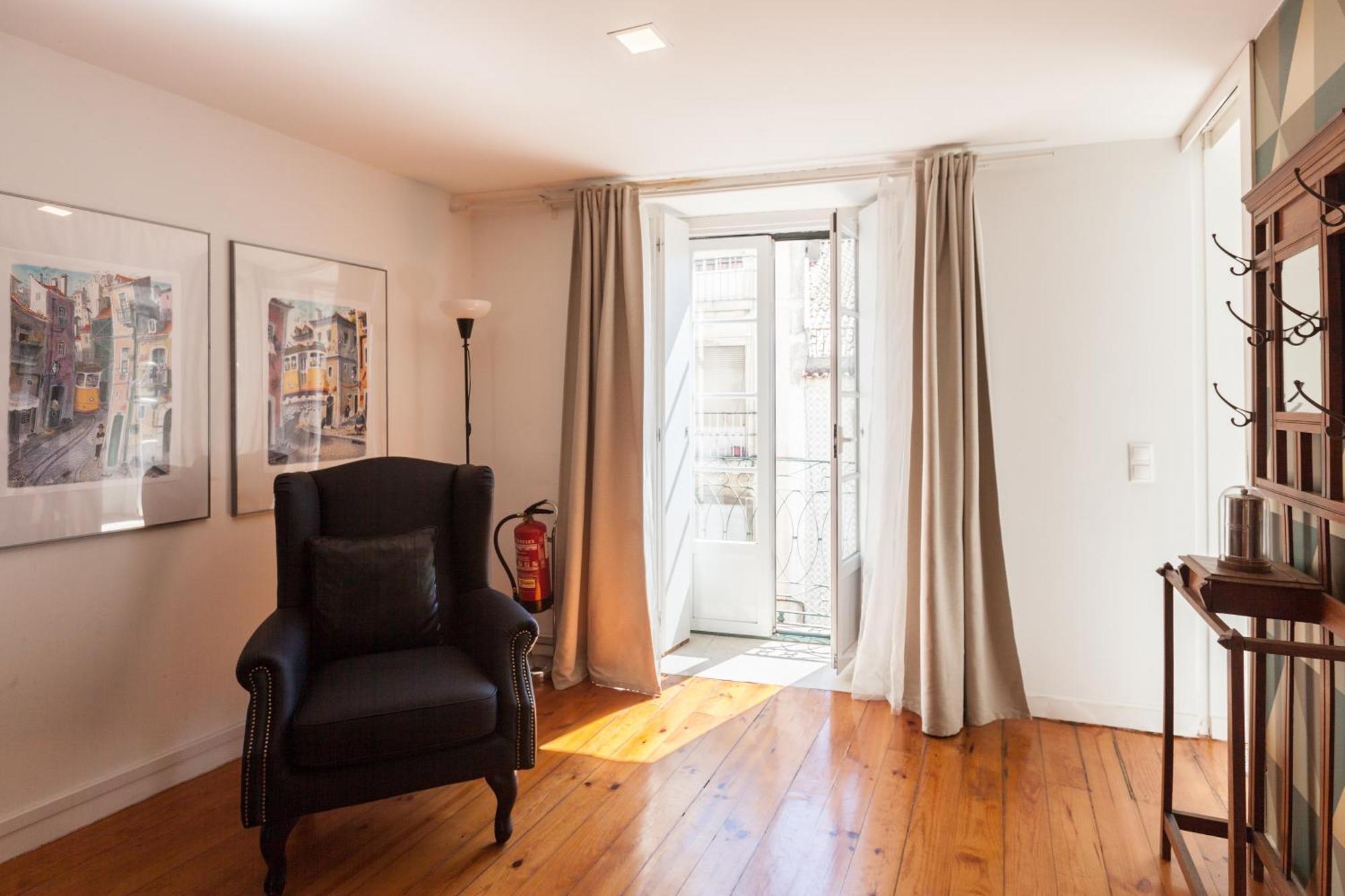 Flh Castle Duplex With Terrace Apartment Lisbon Bagian luar foto