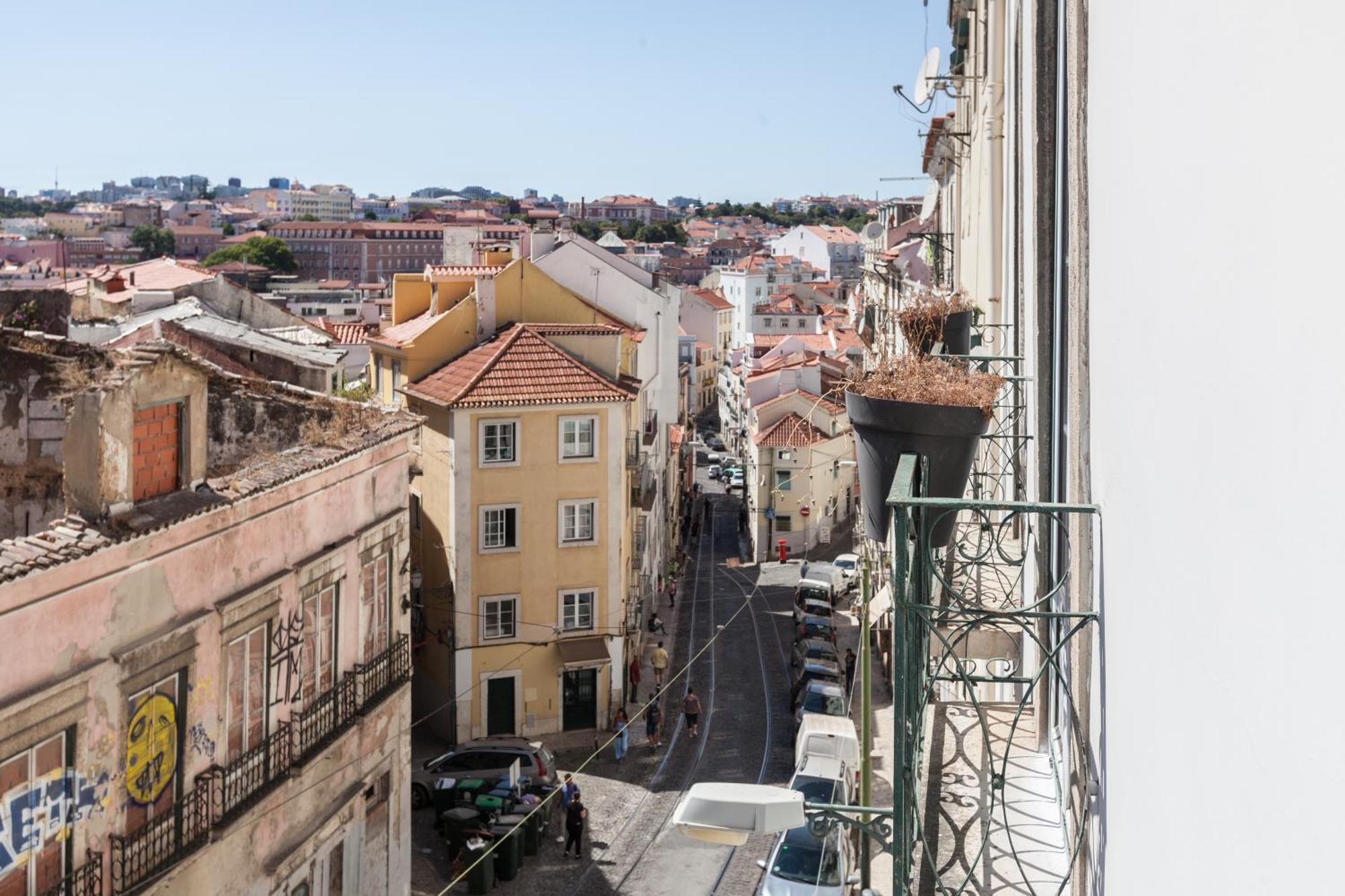 Flh Castle Duplex With Terrace Apartment Lisbon Bagian luar foto