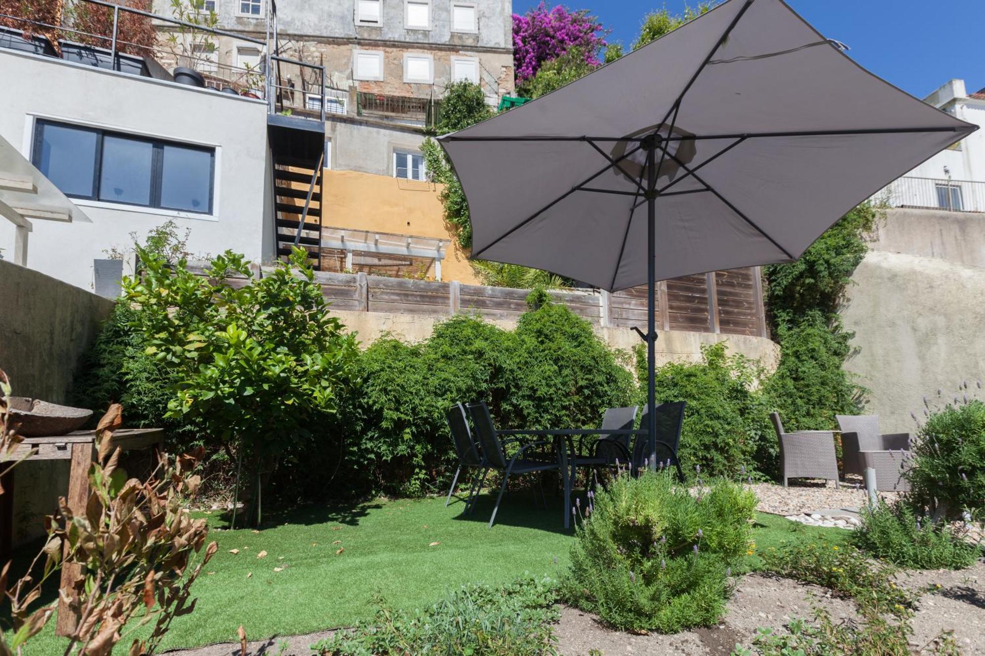 Flh Castle Duplex With Terrace Apartment Lisbon Bagian luar foto